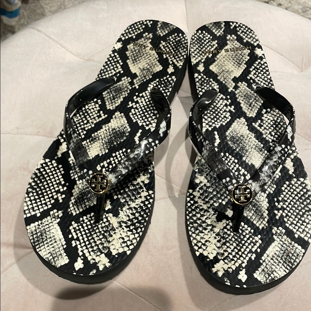 Tory Burch flip flops size7